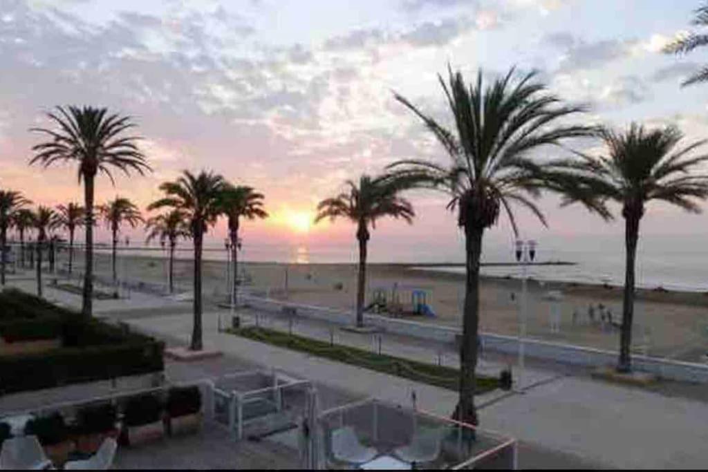 Precioso Apartamento Con Vistas Al Mar. Piscina. บาเลนเซีย ภายนอก รูปภาพ